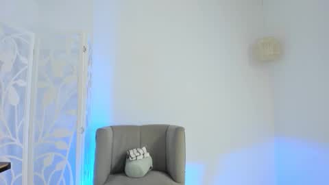 Snapshot of paulina_manga chatting on September 12, 3:01 pm Pau online show from September 12, 3:01 pm