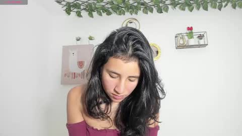 Snapshot of paulina_moons_1 chatting on February 19, 4:55 am paulina moos 1 online show from February 19, 4:55 am