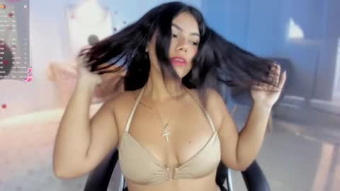 Snapshot of paulina_soul chatting on May 9, 10:37 pm paulina_soul online show from May 9, 10:37 pm