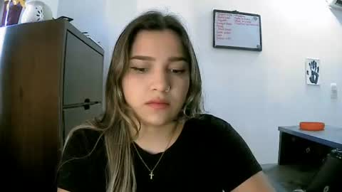 Snapshot of paulina_x_x chatting on June 11, 9:46 pm paulina_x_x online show from June 11, 9:46 pm