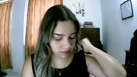 paulina_x_x online show from June 20, 9:50 pm