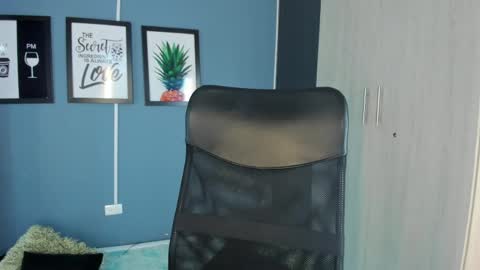 Snapshot of paulinaduarte_ chatting on April 25, 1:41 pm Paulina online show from April 25, 1:41 pm