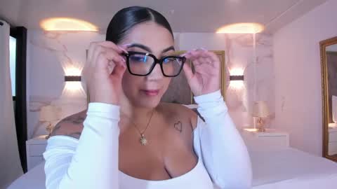 Snapshot of paulinaduarte_ chatting on May 7, 11:48 am Paulina online show from May 7, 11:48 am