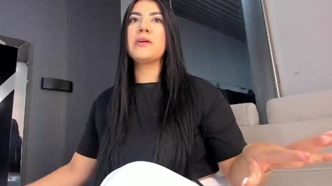 Snapshot of paulinaduarte_ chatting on May 25, 11:27 am Paulina online show from May 25, 11:27 am