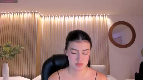 Paulina Santos  online show from October 19, 5:02 pm