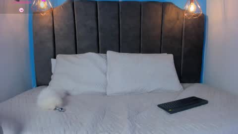 paulinasilver online show from March 10, 1:05 pm