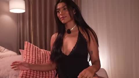 Snapshot of pauline_7 chatting on June 10, 6:18 pm pauline_7 online show from June 10, 6:18 pm