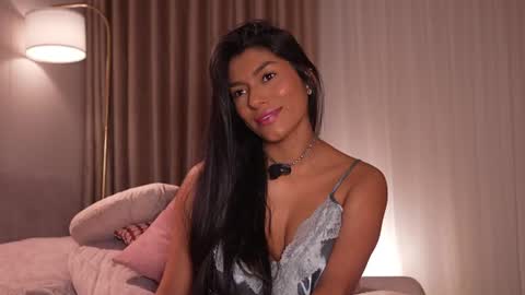 Snapshot of pauline_7 chatting on June 20, 4:54 pm pauline_7 online show from June 20, 4:54 pm