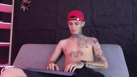 Paulo online show from February 3, 2:53 am