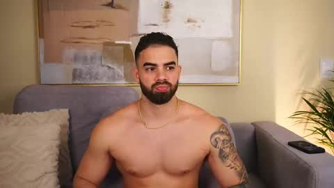 Snapshot of paulphoenix_ chatting on February 23, 9:56 pm Paul Phoenix online show from February 23, 9:56 pm