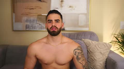 Snapshot of paulphoenix_ chatting on February 25, 9:35 pm Paul Phoenix online show from February 25, 9:35 pm