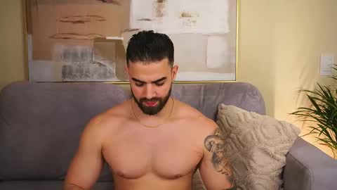 Snapshot of paulphoenix_ chatting on February 26, 10:09 pm Paul Phoenix online show from February 26, 10:09 pm