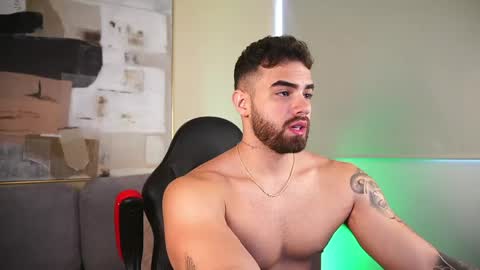 Snapshot of paulphoenix_ chatting on March 24, 8:14 pm Paul Phoenix online show from March 24, 8:14 pm