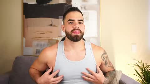 Snapshot of paulphoenix_ chatting on March 31, 5:35 pm Paul Phoenix online show from March 31, 5:35 pm