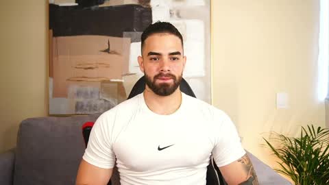 Snapshot of paulphoenix_ chatting on April 1, 7:22 pm Paul Phoenix online show from April 1, 7:22 pm