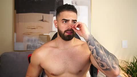 Snapshot of paulphoenix_ chatting on April 2, 7:22 pm Paul Phoenix online show from April 2, 7:22 pm