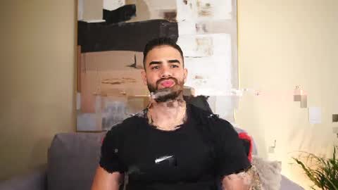 Snapshot of paulphoenix_ chatting on April 4, 8:06 pm Paul Phoenix online show from April 4, 8:06 pm