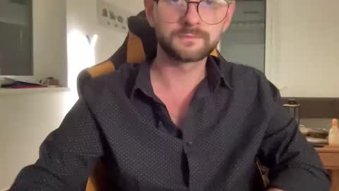 love bush online show from October 7, 5:10 pm