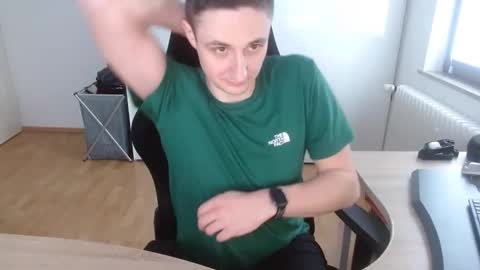 Snapshot of paulthesub chatting on January 11, 1:49 pm Paul online show from January 11, 1:49 pm