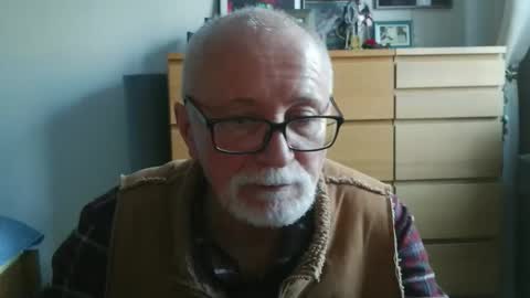 Snapshot of pawkaggg chatting on February 19, 1:18 pm pawkaggg online show from February 19, 1:18 pm