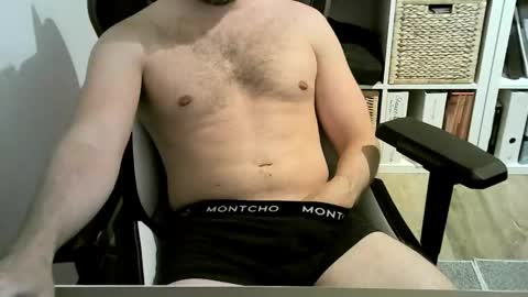 Snapshot of paxo0207 chatting on June 9, 4:18 pm Jan online show from June 9, 4:18 pm