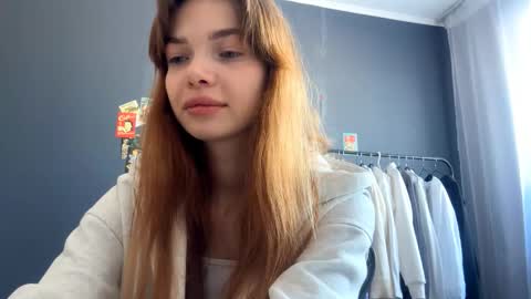 Lola online show from February 11, 9:03 am