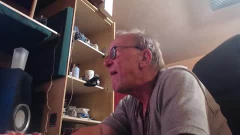 Snapshot of pc8474408 chatting on October 11, 11:09 am pc8474408 online show from October 11, 11:09 am