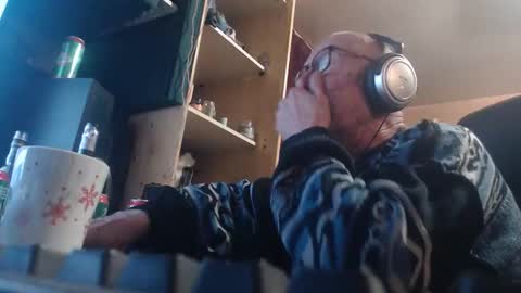 Snapshot of pc8474408 chatting on December 14, 6:23 pm pc8474408 online show from December 14, 6:23 pm