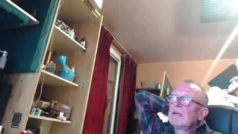 Snapshot of pc8474408 chatting on February 21, 3:57 pm pc8474408 online show from February 21, 3:57 pm