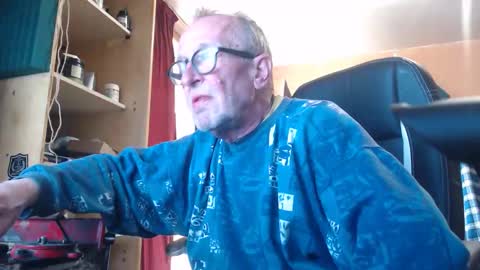 pc8474408 online show from April 4, 12:57 pm