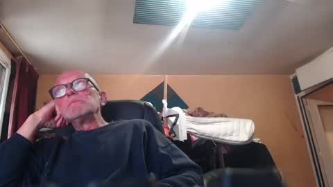 pc8474408 online show from May 4, 3:52 pm