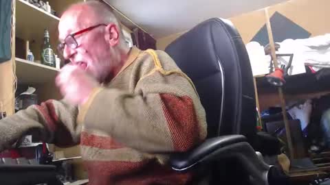 pc8474408 online show from May 20, 6:25 pm