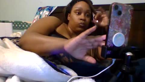 Snapshot of pcaring86 chatting on February 25, 1:04 am pcaring86 online show from February 25, 1:04 am