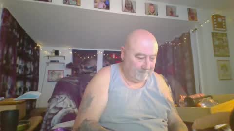 kinky couple online show from December 19, 12:02 am