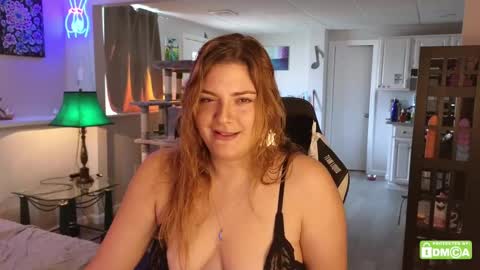 Snapshot of peaceofmae chatting on October 8, 5:10 pm online show from October 8, 5:10 pm