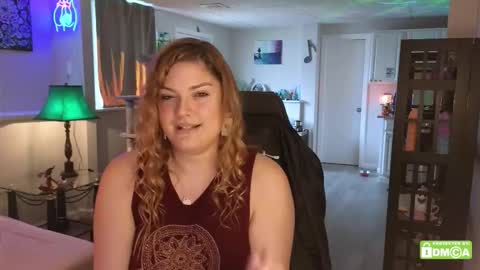 Snapshot of peaceofmae chatting on October 14, 8:09 pm online show from October 14, 8:09 pm