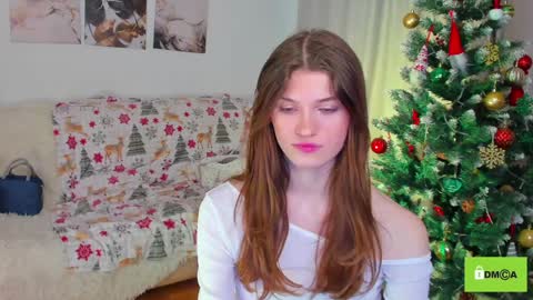 Snapshot of peach_mila chatting on December 29, 1:28 pm your love online show from December 29, 1:28 pm