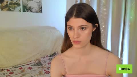 Snapshot of peach_mila chatting on January 23, 11:15 am your love online show from January 23, 11:15 am