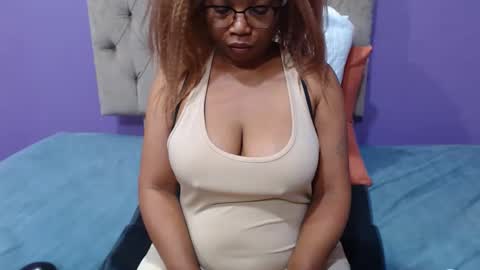 Snapshot of peachassxx chatting on April 14, 6:08 am peachy online show from April 14, 6:08 am