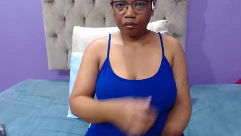 Snapshot of peachassxx chatting on May 18, 5:46 am peachy online show from May 18, 5:46 am