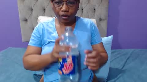 Snapshot of peachassxx chatting on May 19, 5:36 am peachy online show from May 19, 5:36 am
