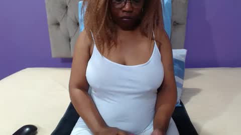 Snapshot of peachassxx chatting on May 24, 5:23 am peachy online show from May 24, 5:23 am