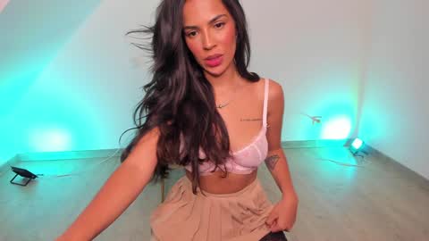 Snapshot of peachbaebe chatting on December 19, 6:12 pm camille online show from December 19, 6:12 pm