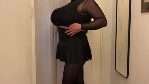 peachbelle online show from September 13, 5:51 am