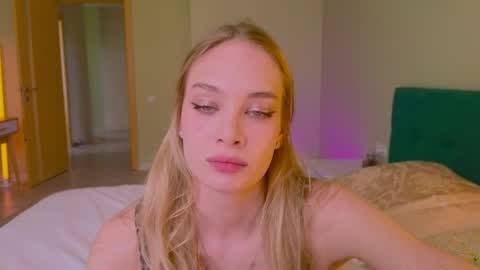 Lexy Peach online show from May 23, 9:35 am