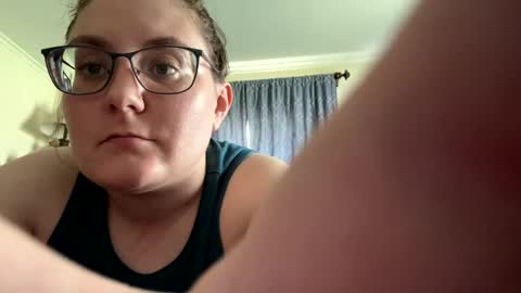 Snapshot of peachesbestfriend chatting on April 1, 4:59 pm peachesbestfriend online show from April 1, 4:59 pm