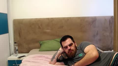 Snapshot of peacheyxcream chatting on March 31, 6:47 am Lizzy Zain online show from March 31, 6:47 am