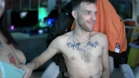 peachinakevic online show from November 17, 6:19 am