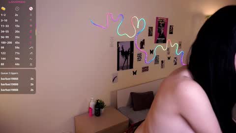 Snapshot of peachnimbus chatting on March 11, 10:05 pm Daisy online show from March 11, 10:05 pm