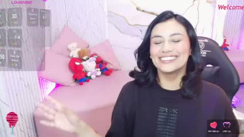 peachy_tay online show from May 10, 11:37 am